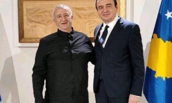 Foto e spiunit të BIA me Kurtin, reagon Manxhuka