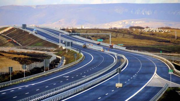 As sot në autostrada nuk lejohen automjetet me mbi 20 tonë