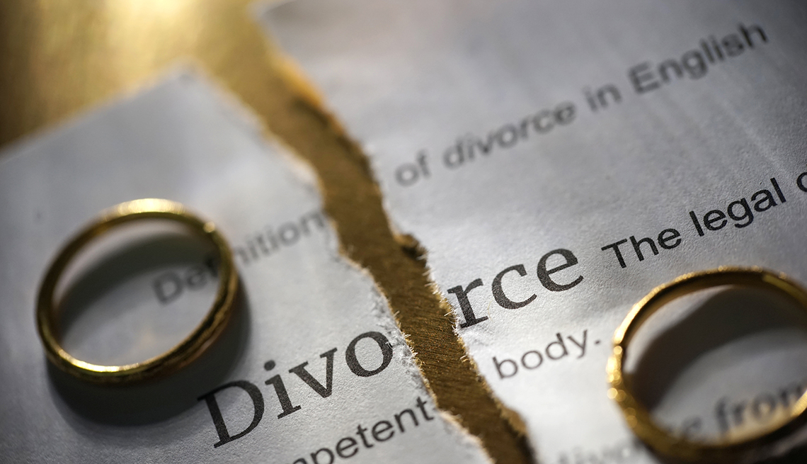 Kosovarët po u japin fund martesave, 147 divorce vetëm në qershor