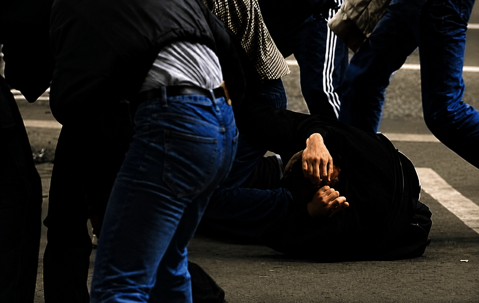 U konfliktua me disa persona  dhunohet shefi i krimeve të Sarandës