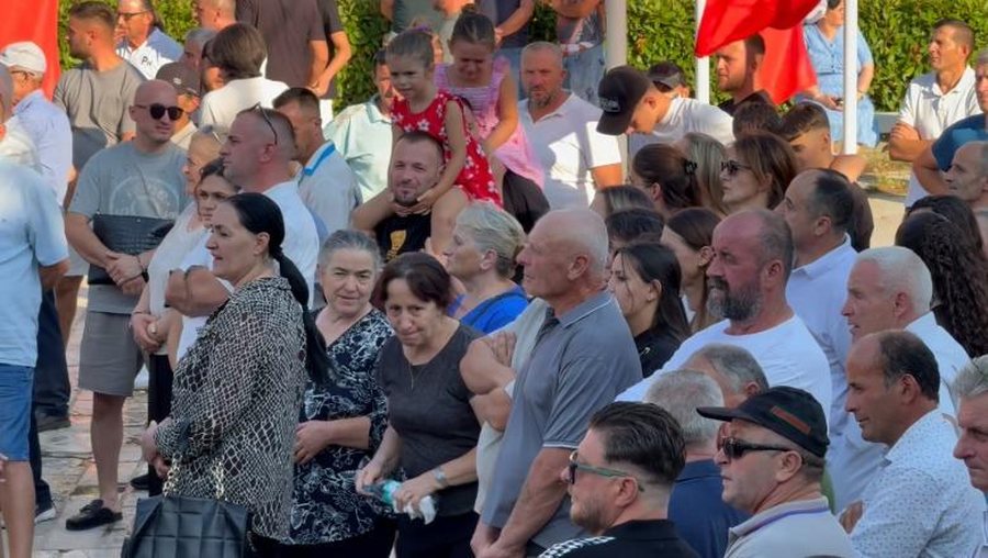 Protestë në Fushë-Arrëz kundër hartës së re territoriale: Nuk do të shkrihemi me Pukën