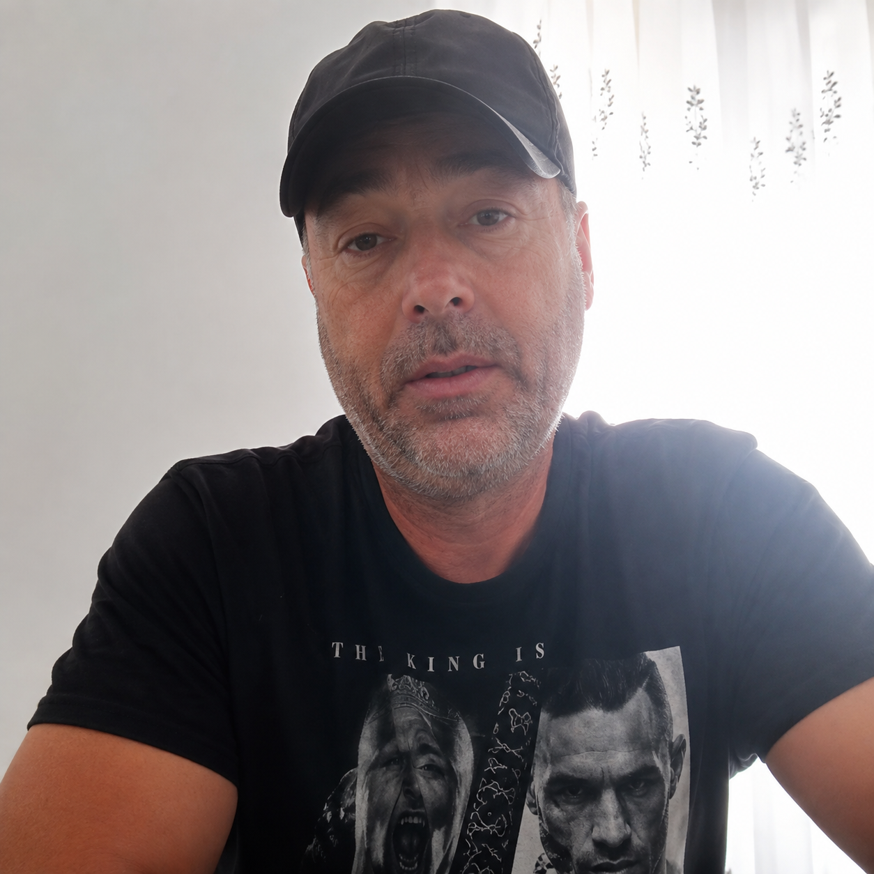 Shqiptari “i marrë peng” nga mjekësia shqiptare, kërkon ndihmë për t’u operuar në Selanik