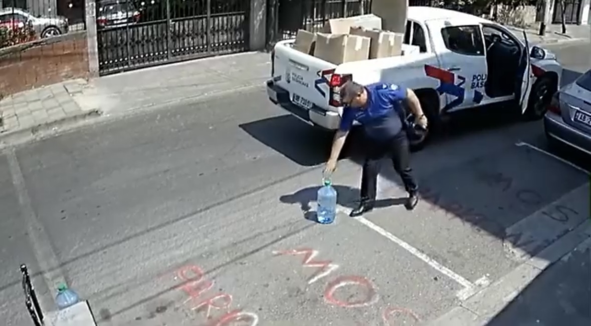 “Bashkia s’të fal për bidonat por karrotreci mungon kur bllokohen garazhet”