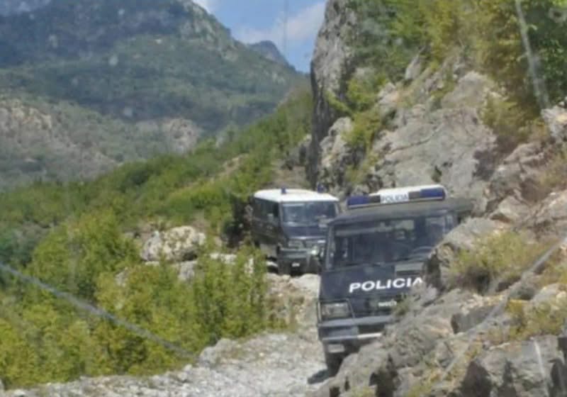 Babë e bir u vranë në Shkodër, pista e divorcit të Lekë Gjonit në hetim