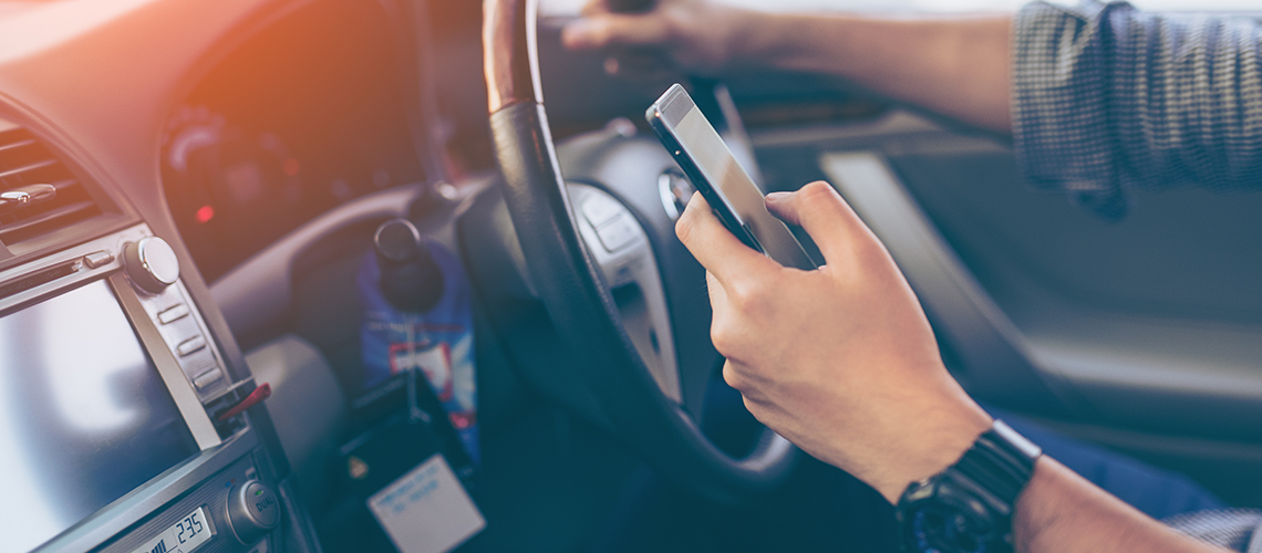  Polici sy shqiponjë më gjobiti sot për telefonin  herën e dytë më heq patentën e më lë pa punë 