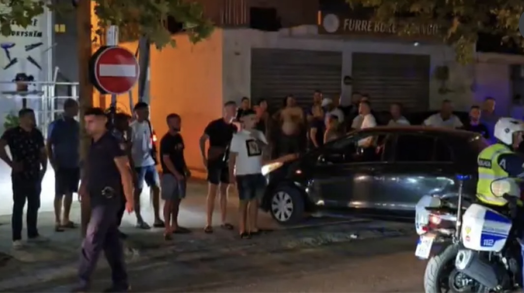 Konflikt mes disa familjeve në Durrës  qëllohet me armë në ajër