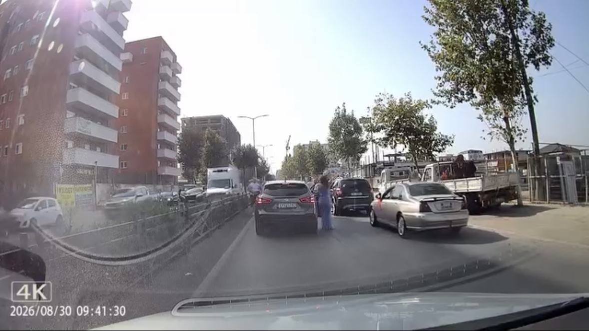 “Isha me urgjencë për në spital, dasmorët zbritën nga makinat dhe po kërcenin në rrugë”