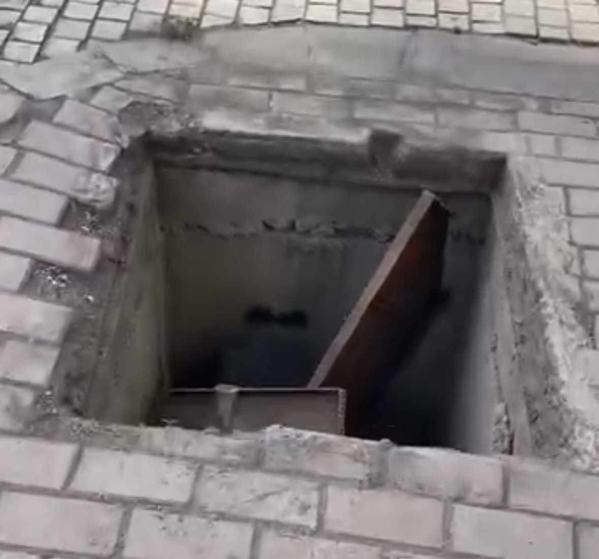 Pusetat e hapura rrezik për qytetarët në qendër të Ballshit
