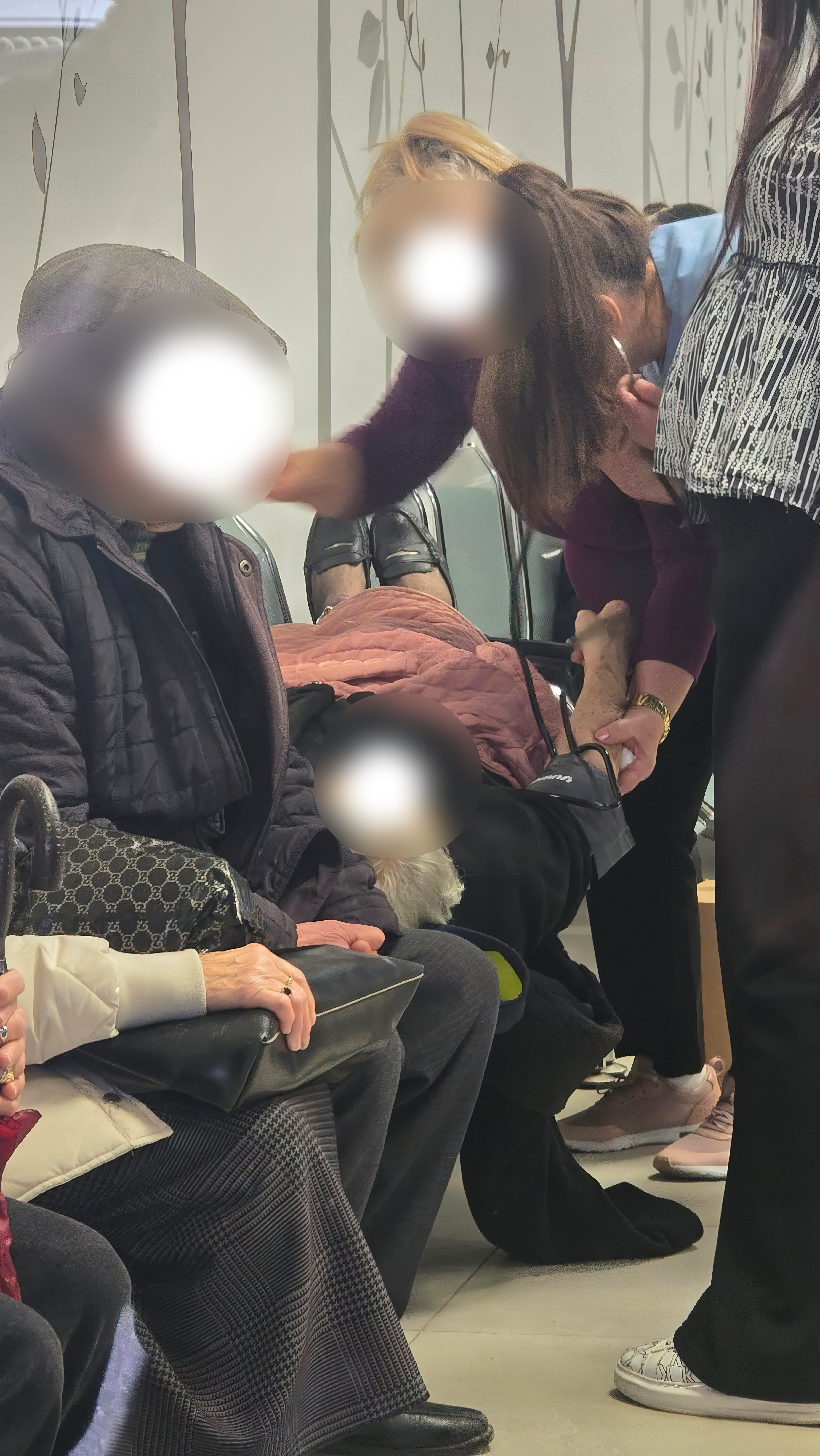 SKANDAL NË ONKOLOGJIK! Errësirë dhe panik gjatë kimioterapisë