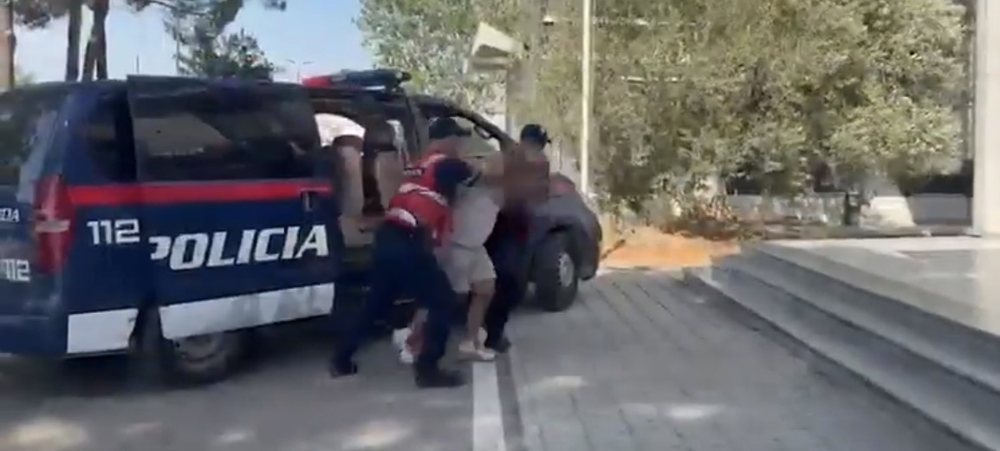 Divjakë, parandalohet një vrasje pas sherri në lokal, 6 persona të arrestuar