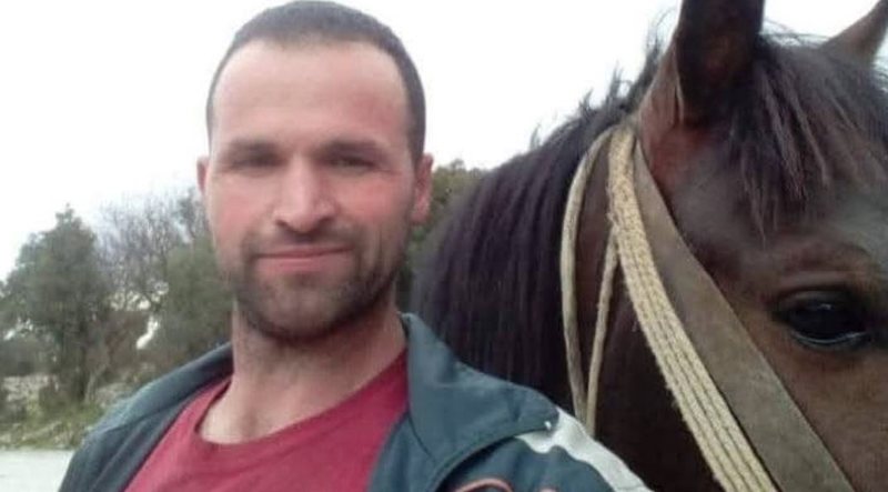 Si e la shoferi të vdiste në rrugë babain e tre fëmijëve pasi e përplasi