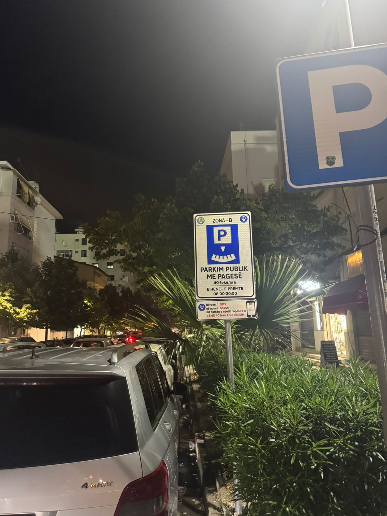 Emirjana Sako i vë gjobë durrsakëve, edhe banorët e lagjeve parkimin me pagesë