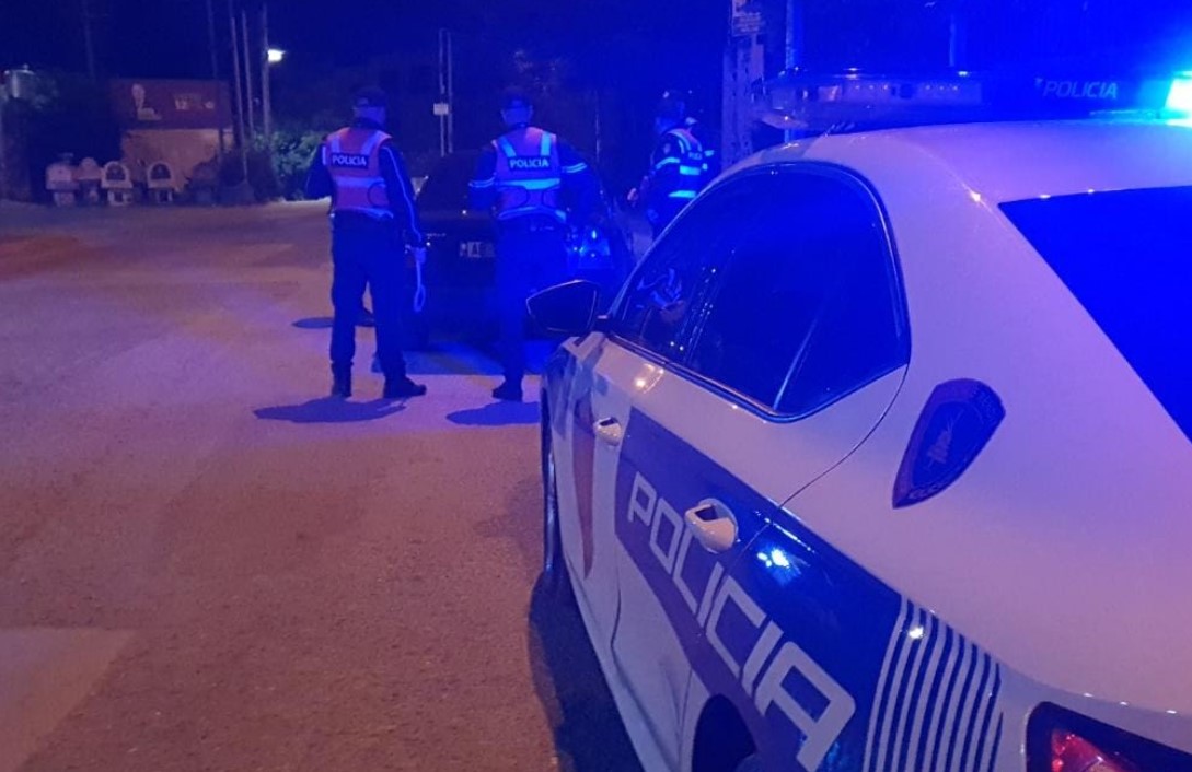 Të shtëna me armë pranë Urës së Milotit  plumba drejt një  Audi  në lëvizje