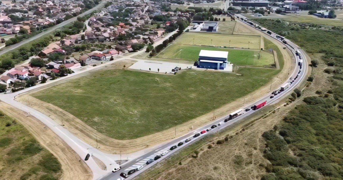 Shqiptarët nisen drejt shtëpive, trafik kilometrik në kufirin Kroaci-Bosnje