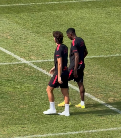 Ferran Torres zyrtarisht te PSG, zbret në stërvitje me shokët e skuadrës