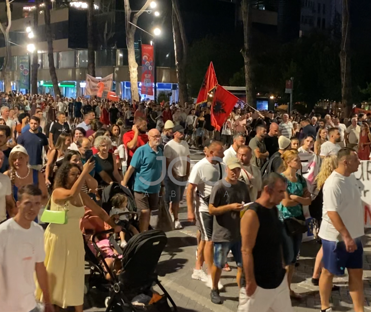 Dita e 78-të e protestës, qytetarët nisin marshimin