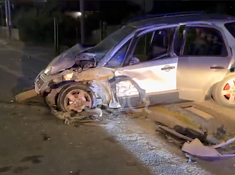 Përplasen  kokë më kokë  dy automjete  4 persona përfundojnë në spital