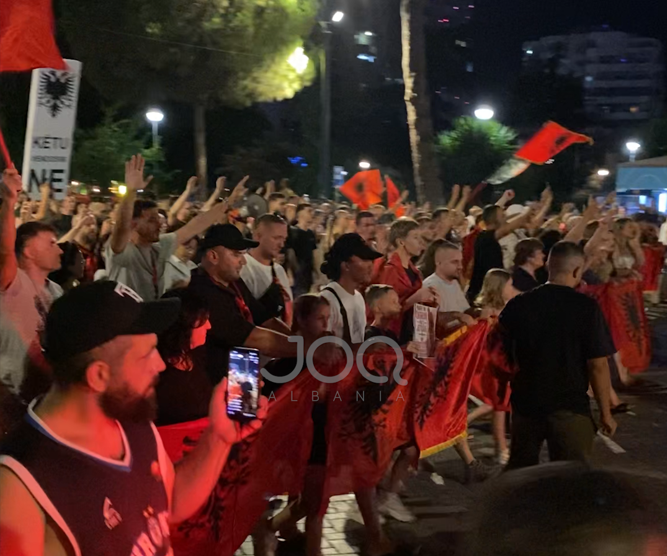 Dita e 63 të e protestës  qytetarët nisin marshimin  Ju erdhi fundi 