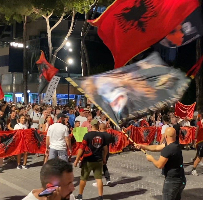 Dita e 66-të e protestës, qytetarët nisin marshimin