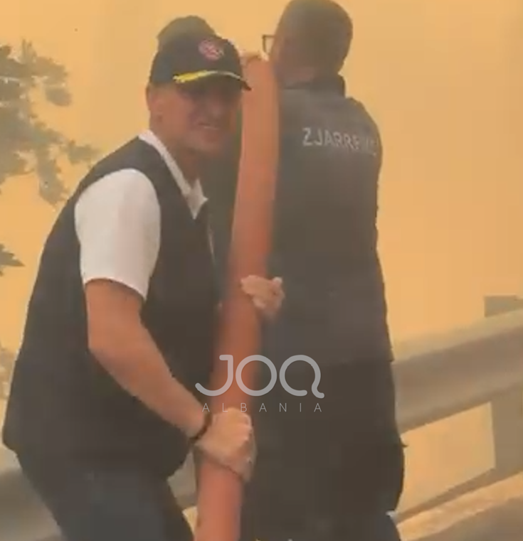 Zjarri i fuqishëm në Krujë, situata mbetet kritike: Zjarrfikësit në luftë me flakët!