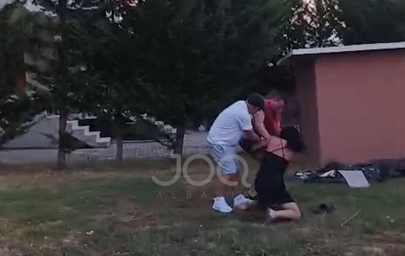 Sherr për pronat në Vorë: Dy vëllezërit përleshen me motrën, ajo përfundon në spital