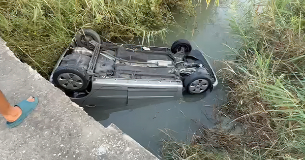 U mbytën në kanal pas aksidentit  Dy gratë që humbën jetën në Lushnjë janë motra