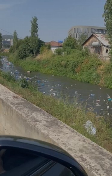 Lana në Laknas vatër infeksioni, bashkia në gjumë
