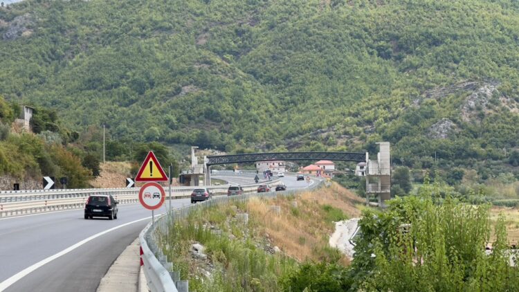 Rruga e re i lë pa akses, banorët e Mirakës paralajmërojnë protestë