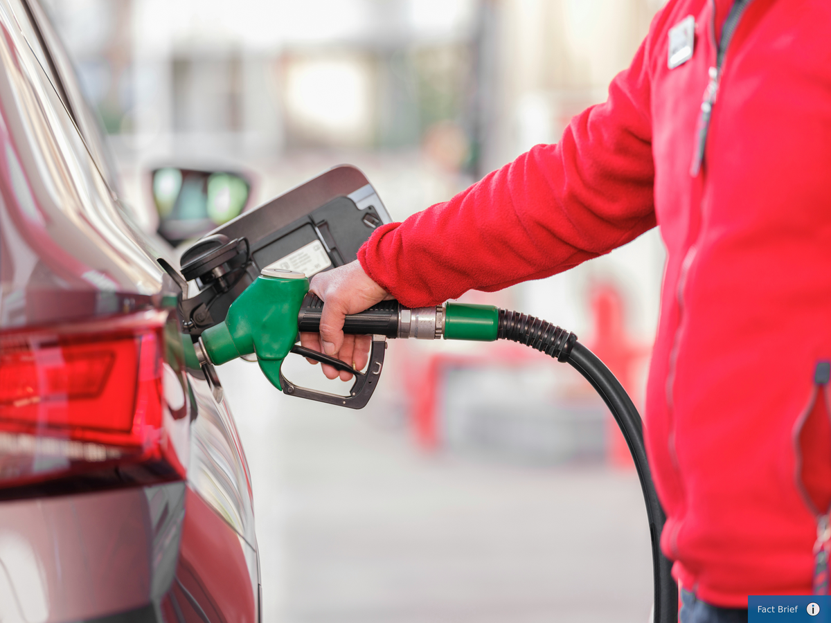 Lirohet nafta në Kosovë, shtrenjtohen benzina e gazi