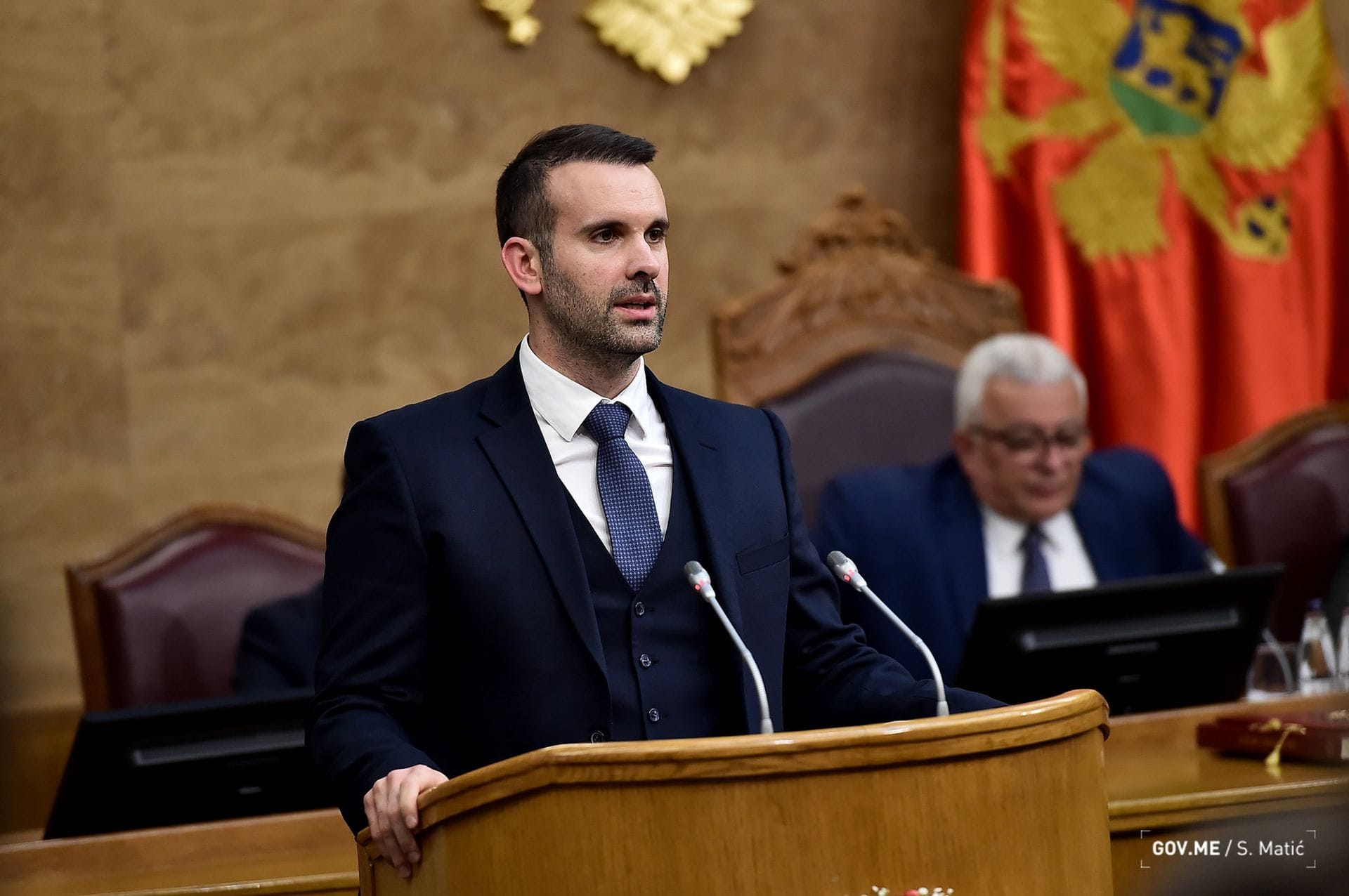 Mali i Zi rrit rrogat nga janari, paga minimale arrin deri në 1400 €