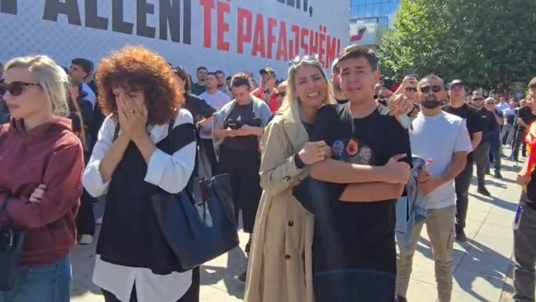 Lot dhe dhimbje në Prishtinë pas vendimit të Hagës