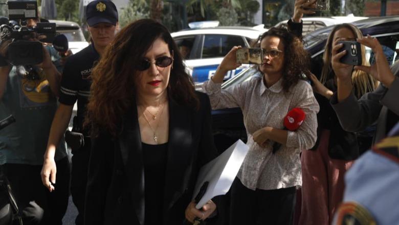 Vlora Hyseni kapet me gazetaren: Klodi si kalon ti me agjentët serbë