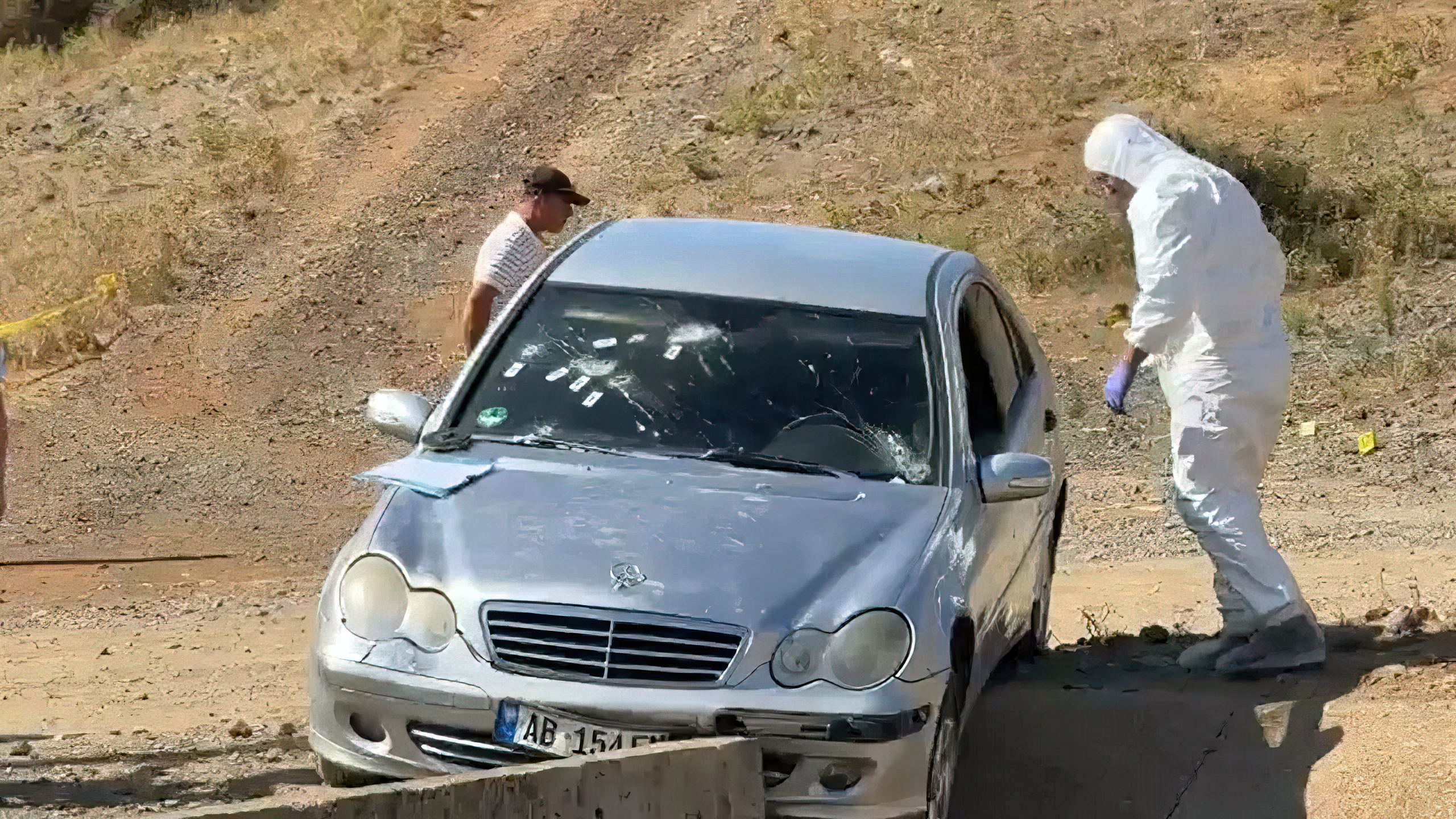 Ekzekutimi i 67-vjeçarit në Miridtë, makina e viktimës shosh nga plumbat