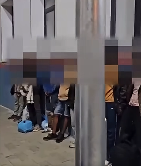 Transportonin 8 emigrantë të paligjshëm/ Arrestohen dy të rinj në Elbasan