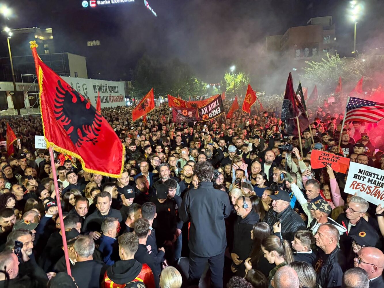 “Jo në emrin tim”, protesta vazhdon sonte në Prishtinë për natën e 7-të radhazi