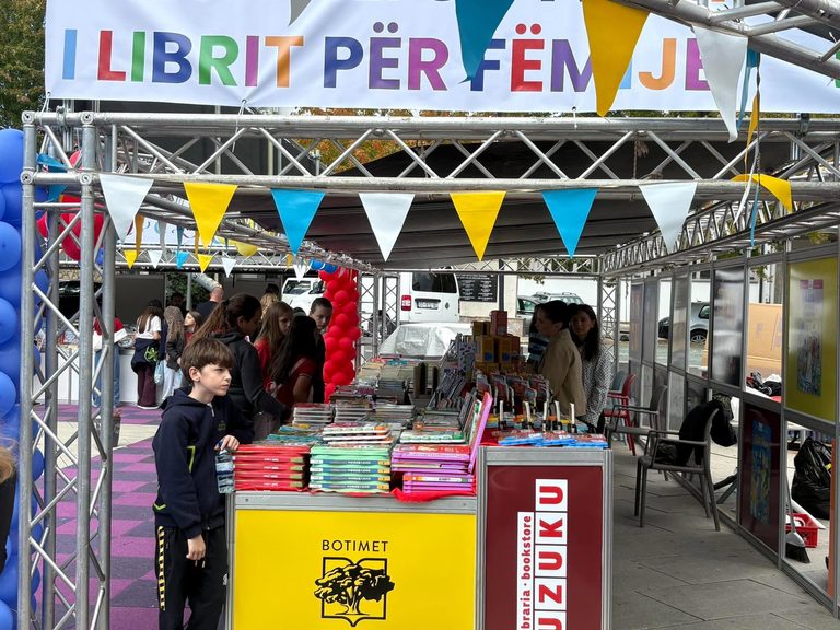 Fëmijët në Panairin e Librit: “Na pëlqejnë librat për historinë, duam të mësojmë për UÇK-në”