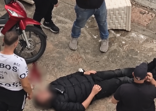 Sarandë/ I aksidentuari pret mbi 30 minuta ambulancën, spitali vetëm 500 metra larg