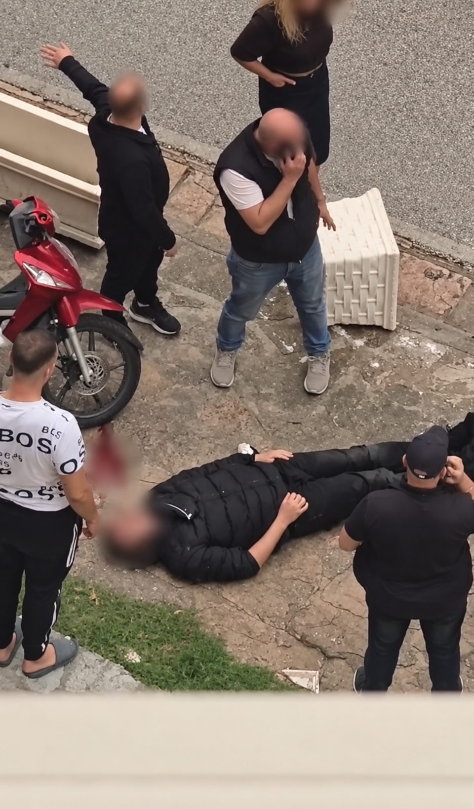 Sarandë/ I aksidentuari pret mbi 30 minuta ambulancën, spitali vetëm 500 metra larg