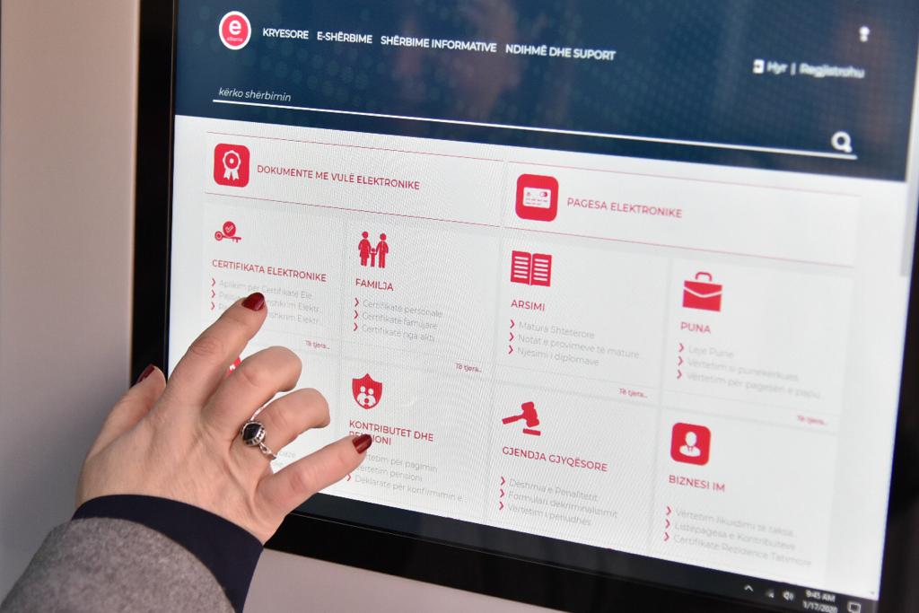 e-Albania lë në baltë shqiptarët, as ‘helpdesk’ s’jep zgjidhje
