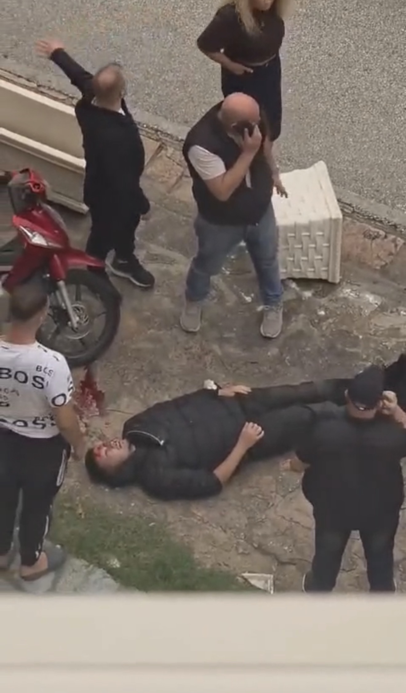 Sarandë/ I aksidentuari pret mbi 30 minuta ambulancën, spitali vetëm 500 metra larg