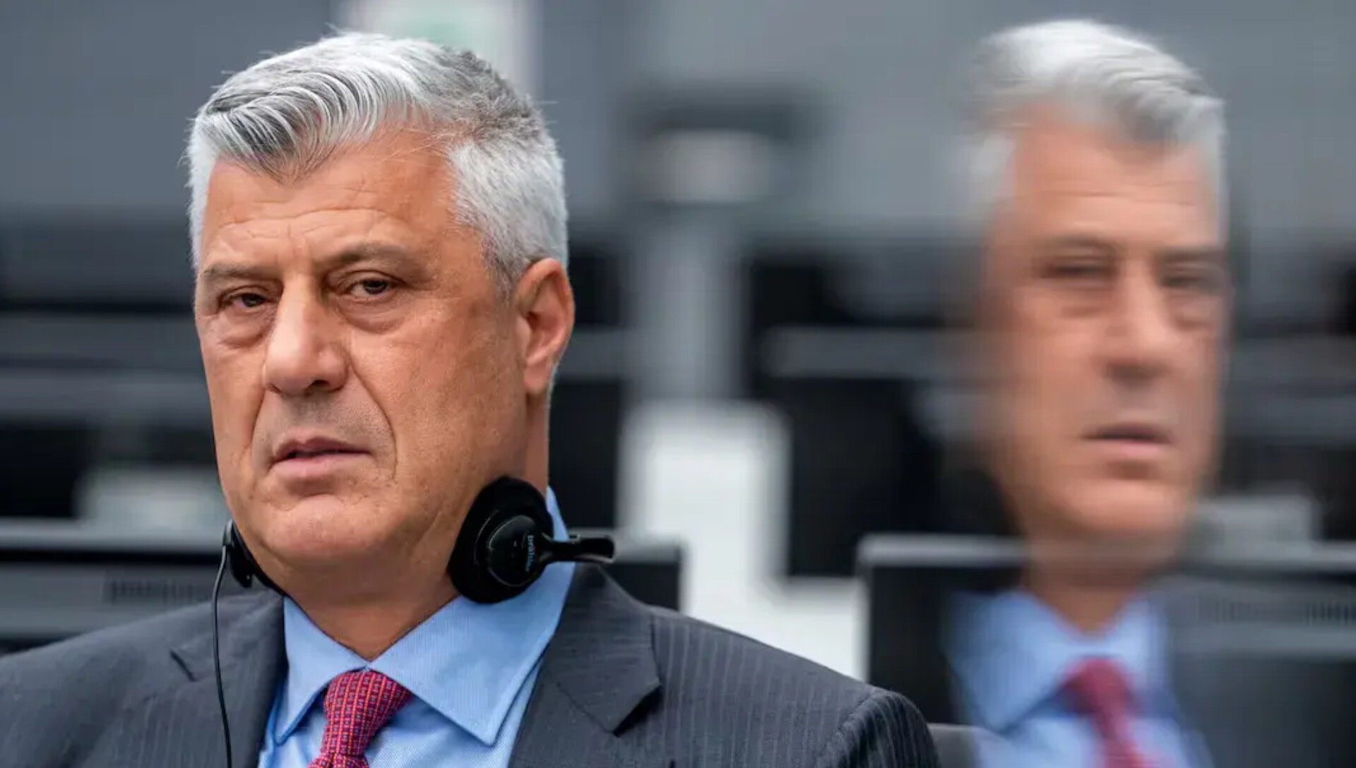 Haga lehtëson kufizimet për vizitat e Hashim Thaçit, disa persona mbeten të ndaluar