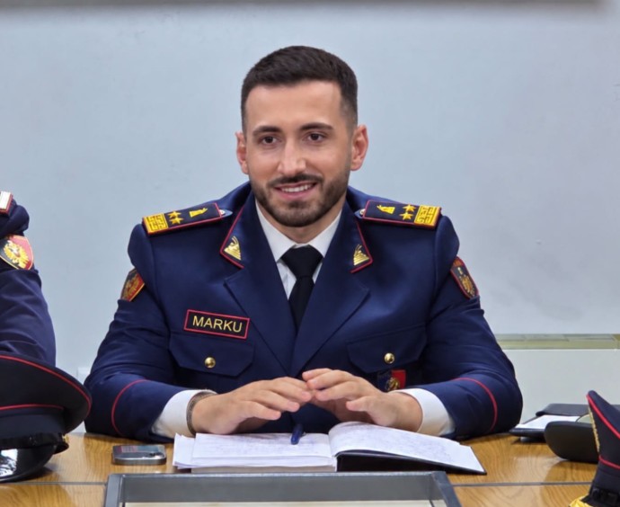 Pas publikimit në JOQ, arrestohet shpullaxhiu që përdor simbolet e policisë