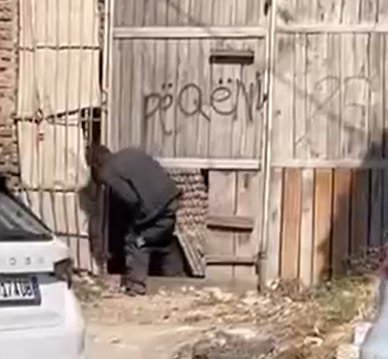  Shikoni ku është detyruar të strehohet   Apel për ndihmë në Berat