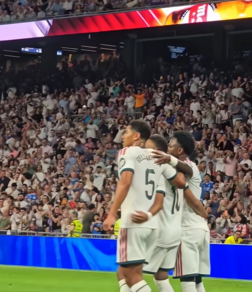 Tre yje  një fanellë  një festë  magjia e Mbappé  Vinicius dhe Bellingham