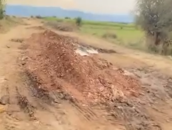 “Fshatin Podgorie do ta bëjmë qytezë”/ Banorët denoncojnë rrugën, mbeturinat dhe kabinën elektrike