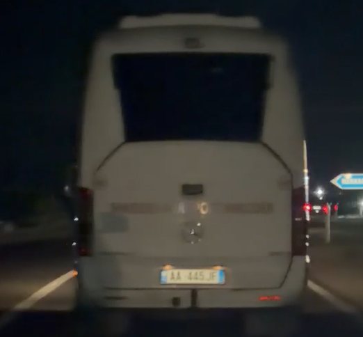 “Ora 1 e natës, ecën pa drita dhe desh u përplasa”/ Apeli i qytetarit për ndërgjegjësimin e shoferëve