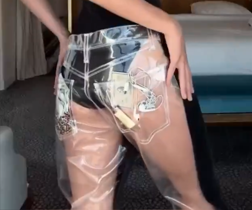 Xhinse me pjesën e pasme transparente për 1250 euro  Ku po shkon moda 