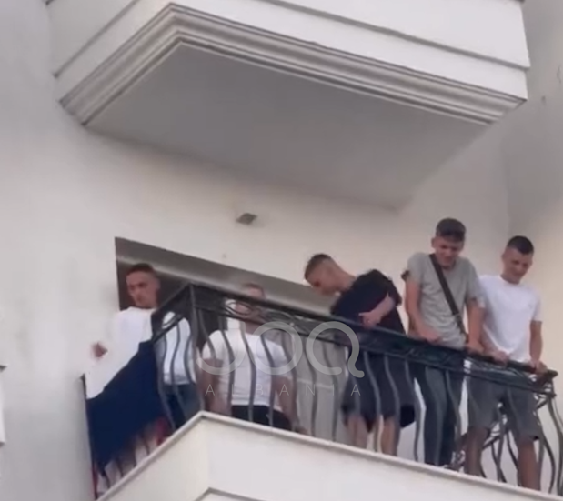 Pushuesit ankohen për studentët nga Kosova në Golem