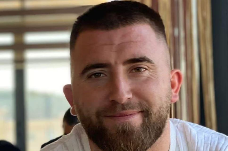 Ky është i riu që ndërroi jetë pasi u rrëzua nga objekti ku po punonte