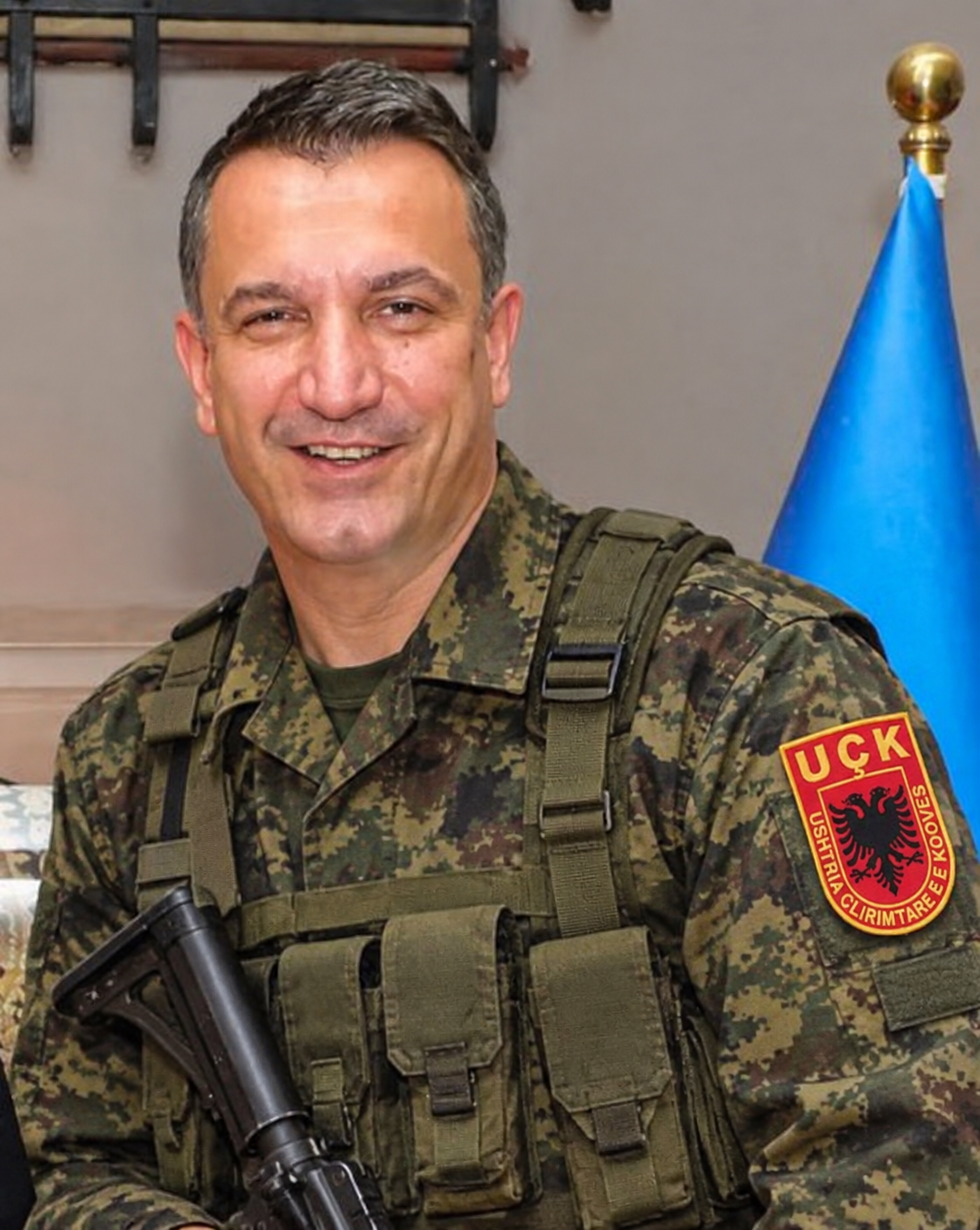 Veliaj nga burgu: Nderoni UÇK-në!